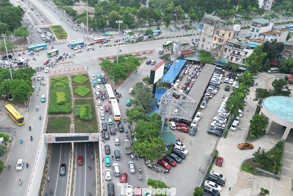 Hà Nội xây 4 'siêu' bãi xe kết hợp trạm sạc quy mô lớn, phục vụ hạn chế xe xăng vào nội đô
