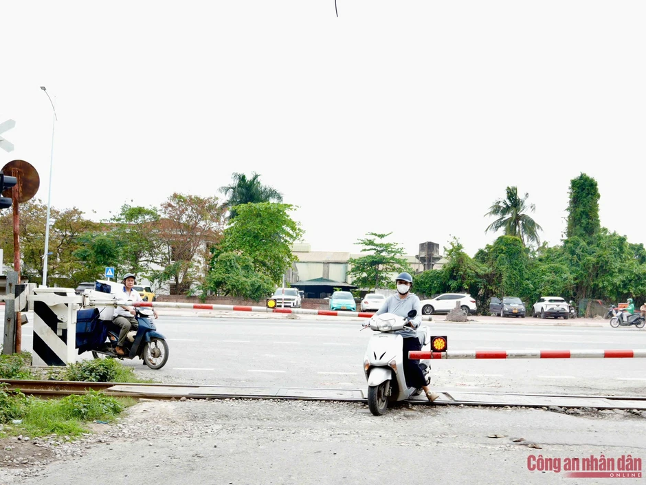 Hà Nội xóa bỏ 16 lối mở tự tạo trên tuyến đường sắt Bắc - Nam Hà Nội xóa bỏ 16 lối mở tự tạo trên tuyến đường sắt Bắc - Nam