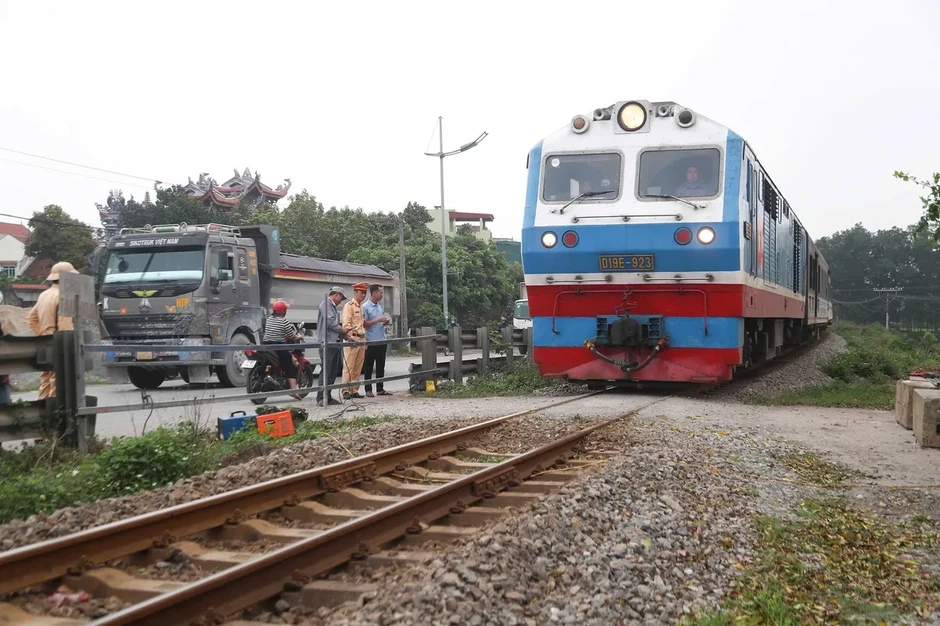 Hà Nội xóa hàng loạt lối đi tự mở qua đường sắt Hà Nội xóa hàng loạt lối đi tự mở qua đường sắt