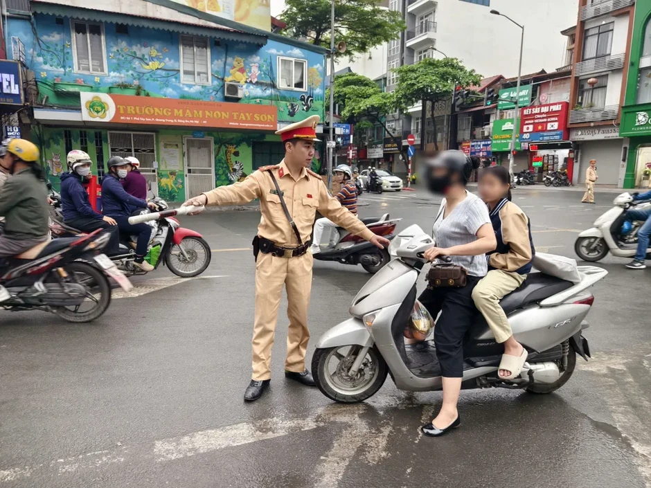 Hà Nội: Xử lý 1.136 học sinh vi phạm giao thông trong tháng 3/2026 Hà Nội: Xử lý 1.136 học sinh vi phạm giao thông trong tháng 3/2026