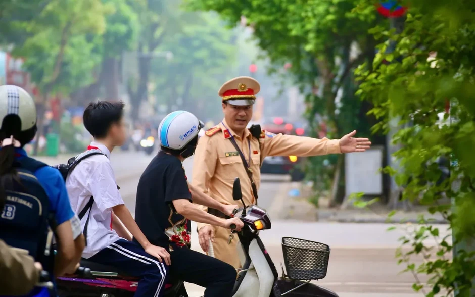 Hà Nội: Xử lý 1.695 trường hợp học sinh vi phạm trật tự, an toàn giao thông Hà Nội: Xử lý 1.695 trường hợp học sinh vi phạm trật tự, an toàn giao thông