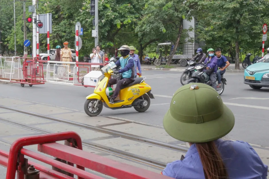 Hà Nội xử lý 170 trường hợp vi phạm trật tự, an toàn giao thông đường sắt Hà Nội xử lý 170 trường hợp vi phạm trật tự, an toàn giao thông đường sắt