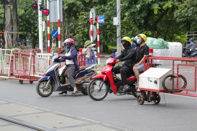 Hà Nội xử lý 170 trường hợp vi phạm trật tự, an toàn giao thông đường sắt Hà Nội xử lý 170 trường hợp vi phạm trật tự, an toàn giao thông đường sắt