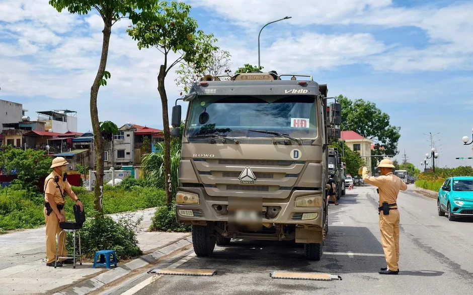 Hà Nội: Xử lý gần 9.300 trường hợp vi phạm giao thông trong một tuần Hà Nội: Xử lý gần 9.300 trường hợp vi phạm giao thông trong một tuần