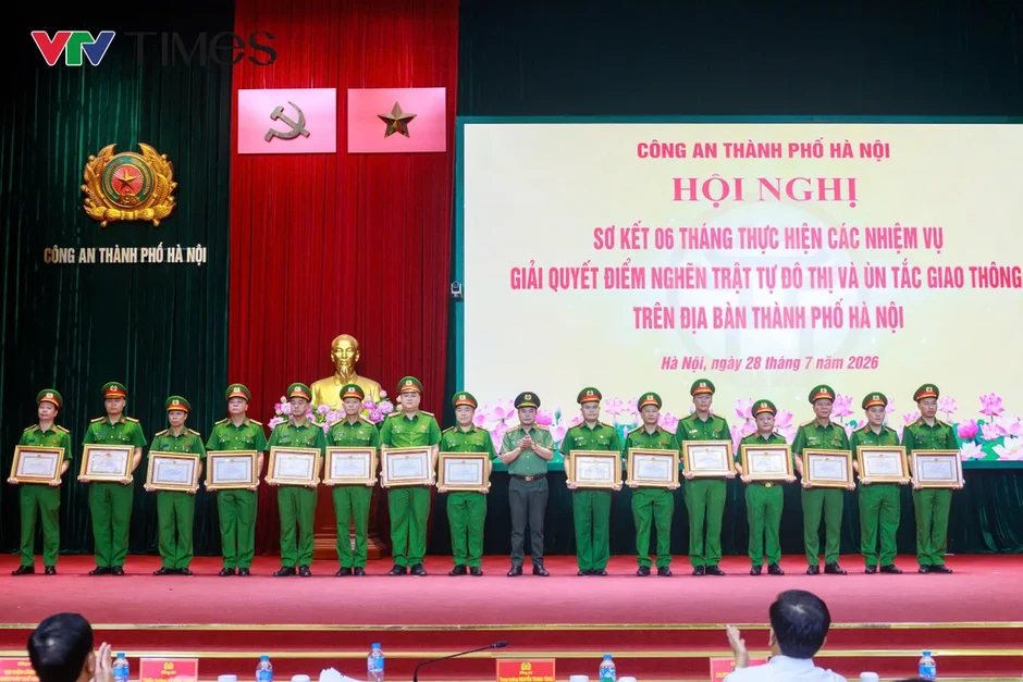 Hà Nội: Xử lý hơn 52.000 trường hợp vi phạm trật tự đô thị sau 6 tháng Hà Nội: Xử lý hơn 52.000 trường hợp vi phạm trật tự đô thị sau 6 tháng