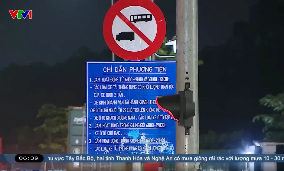 Hà Nội xử lý nghiêm xe tải hoạt động vào giờ cấm Hà Nội xử lý nghiêm xe tải hoạt động vào giờ cấm