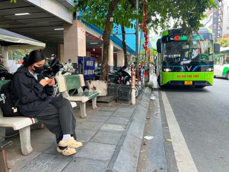 Hà Nội: Xử phạt bãi xe không phép tại ga đường sắt trên cao Cát Linh Hà Nội: Xử phạt bãi xe không phép tại ga đường sắt trên cao Cát Linh