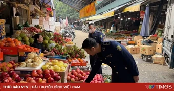 Hà Nội yêu cầu kiểm tra nguồn gốc hoa quả tại chợ đầu mối lớn nhất