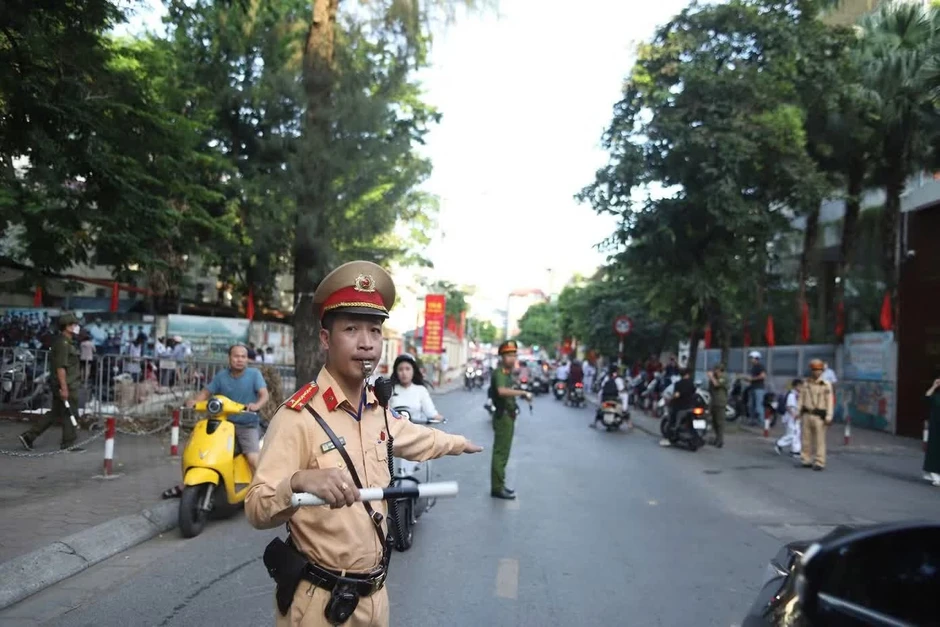 Hà Nội yêu cầu tạm dừng thi công các công trình gây cản trở giao thông dịp thi tốt nghiệp THPT Hà Nội yêu cầu tạm dừng thi công các công trình gây cản trở giao thông dịp thi tốt nghiệp THPT