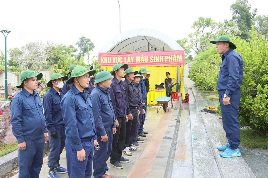 Hà Tĩnh khai quật, lấy mẫu ADN tại 63 phần mộ liệt sĩ chưa xác định danh tính Hà Tĩnh khai quật, lấy mẫu ADN tại 63 phần mộ liệt sĩ chưa xác định danh tính