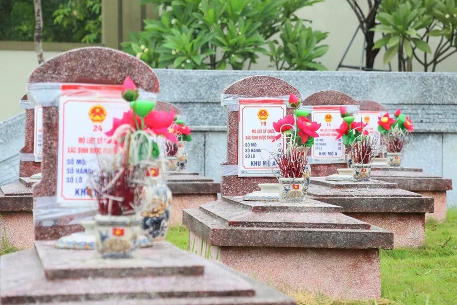 Hà Tĩnh khai quật, lấy mẫu ADN tại 63 phần mộ liệt sĩ chưa xác định danh tính Hà Tĩnh khai quật, lấy mẫu ADN tại 63 phần mộ liệt sĩ chưa xác định danh tính