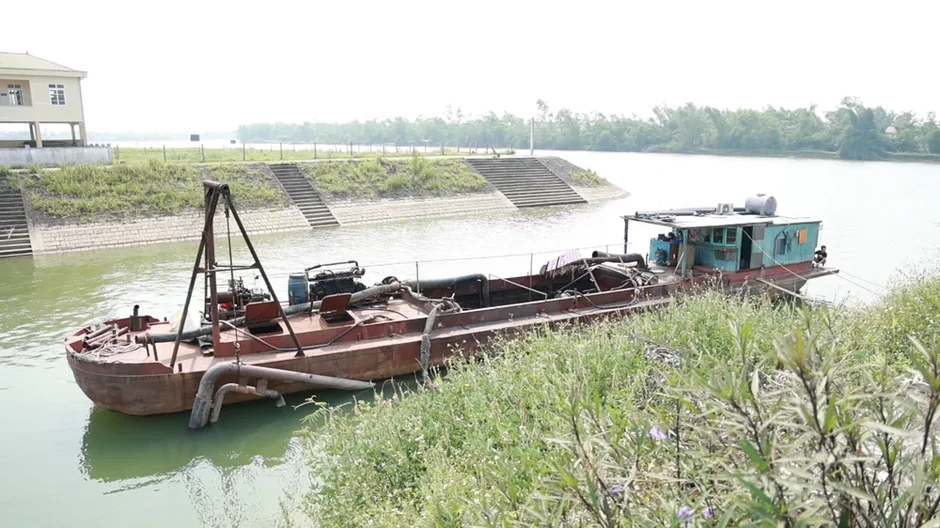 Hà Tĩnh quyết liệt đấu tranh với nạn khai thác cát trái phép trên sông Lam Hà Tĩnh quyết liệt đấu tranh với nạn khai thác cát trái phép trên sông Lam