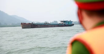 Hà Tĩnh quyết liệt đấu tranh với nạn khai thác cát trái phép trên sông Lam