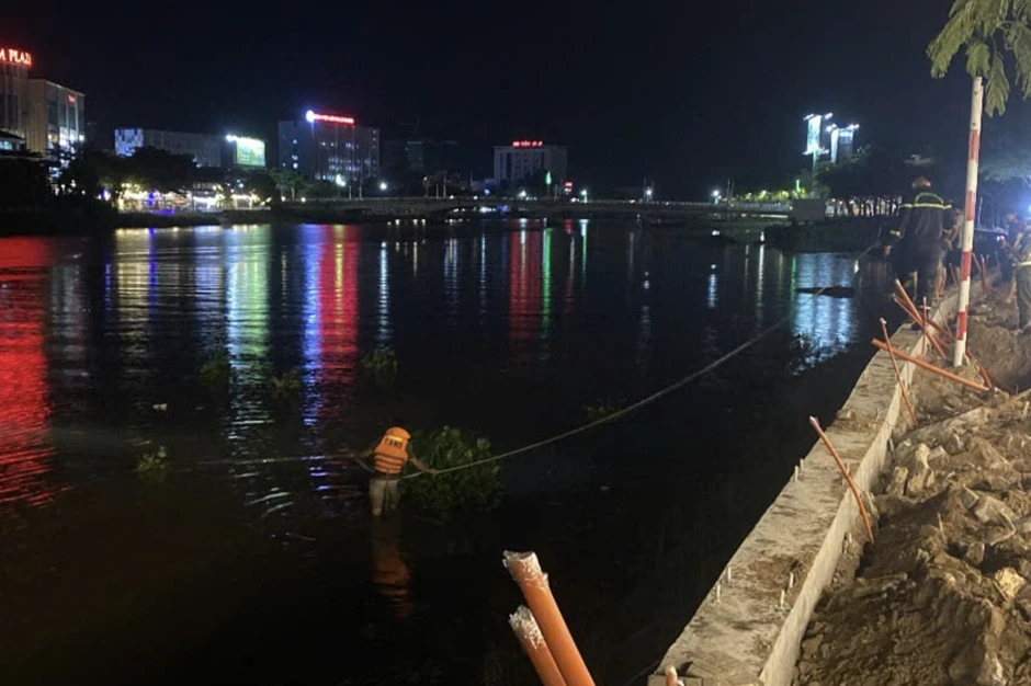 Hai bé trai đuối nước: Một bé tử vong, một bé mất tích Hai bé trai đuối nước: Một bé tử vong, một bé mất tích
