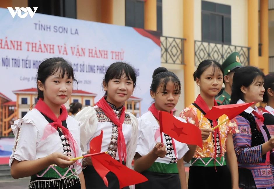 Hai ngôi trường nội trú liên cấp vùng biên giới Sơn La về đích