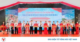 Hai ngôi trường nội trú liên cấp vùng biên giới Sơn La về đích
