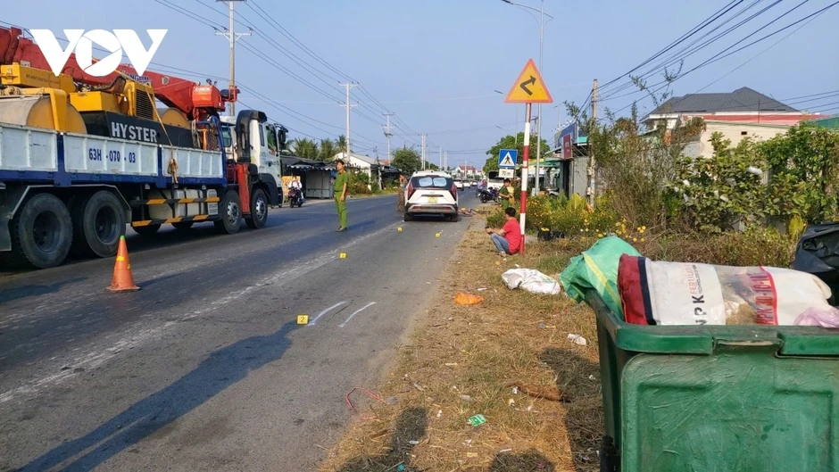 Hai người đi tập thể dục thương vong sau khi va chạm với ô tô ở Đồng Tháp Hai người đi tập thể dục thương vong sau khi va chạm với ô tô ở Đồng Tháp