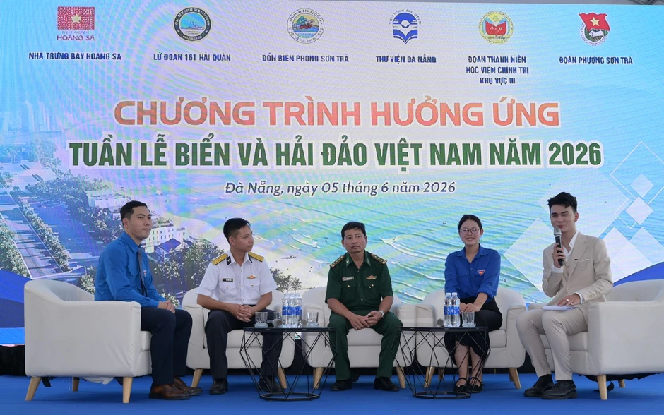 Hải quân triển khai chuỗi hoạt động sôi nổi chung tay bảo vệ môi trường biển