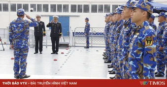 Hải quân Việt Nam - Trung Quốc hiệp đồng chặt chẽ trước giờ ra khơi tại cảng Phòng Thành