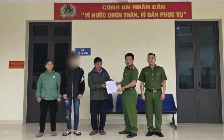 Hai thiếu niên rời nhà theo người lạ, công an xuyên đêm tìm kiếm đưa về an toàn