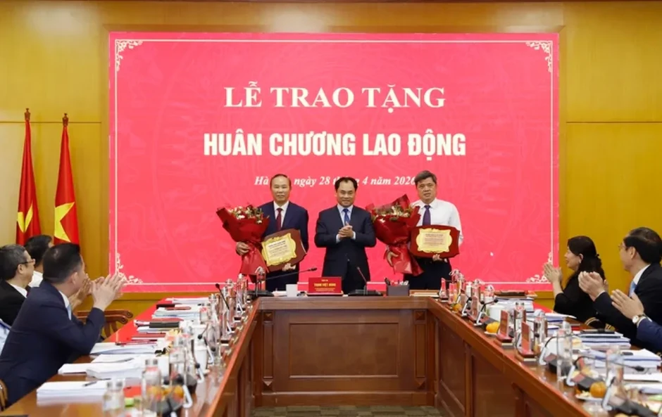 Hai Thứ trưởng Bộ Nông nghiệp và Môi trường nghỉ hưu từ 1/5