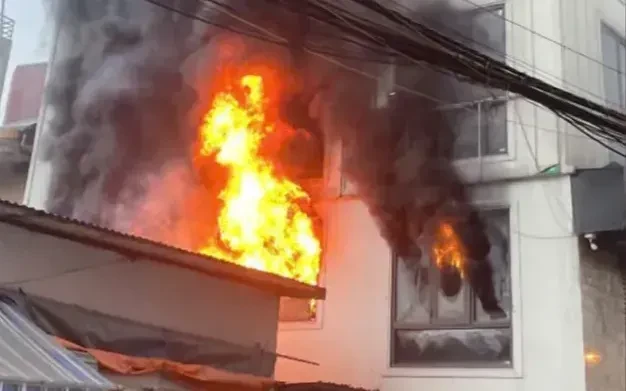 Hai vụ cháy liên tiếp trong buổi sáng ở TP Hồ Chí Minh Hai vụ cháy liên tiếp trong buổi sáng ở TP Hồ Chí Minh