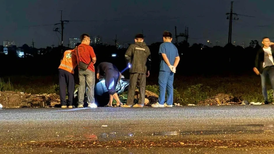 Hai vụ tai nạn liên tiếp trong đêm mưa dông ở Hà Nội, 2 người tử vong tại chỗ Hai vụ tai nạn liên tiếp trong đêm mưa dông ở Hà Nội, 2 người tử vong tại chỗ