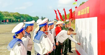 Hân hoan ngày hội toàn dân