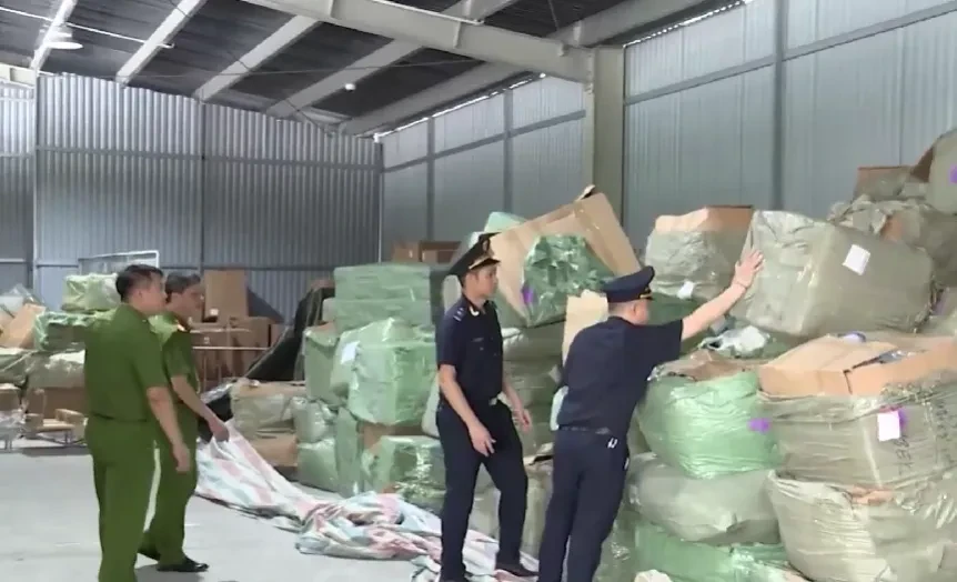 Hàng giả đội lốt hàng quá cảnh: Thủ đoạn ngày càng tinh vi Hàng giả đội lốt hàng quá cảnh: Thủ đoạn ngày càng tinh vi