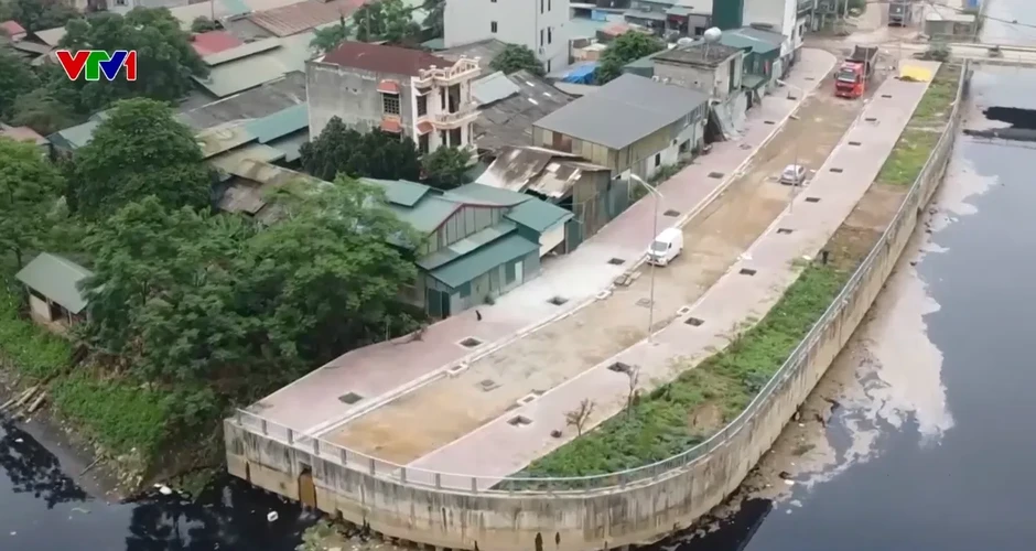 Hàng loạt cơ sở dệt nhuộm xả thải trái phép, đầu độc kênh La Khê (Hà Nội) Hàng loạt cơ sở dệt nhuộm xả thải trái phép, đầu độc kênh La Khê (Hà Nội)