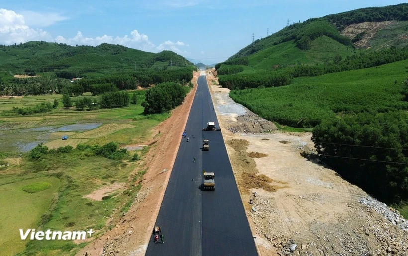 Hàng loạt dự án giao thông trọng điểm chậm tiến độ Hàng loạt dự án giao thông trọng điểm chậm tiến độ