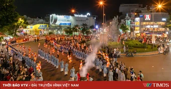 Hàng ngàn người tham dự lễ rước Phật đản rực rỡ tại TP Hồ Chí Minh