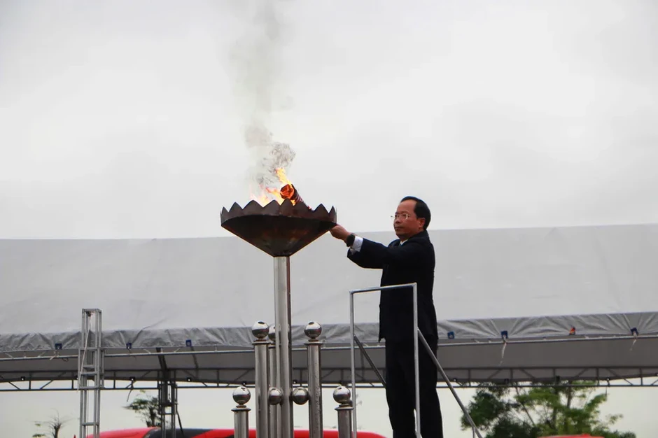 Hàng ngàn thanh niên ở Bắc Trung bộ lên đường nhập ngũ Hàng ngàn thanh niên ở Bắc Trung bộ lên đường nhập ngũ