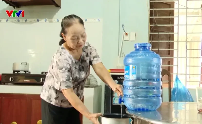 Hàng nghìn hộ dân Quảng Trị chật vật vì thiếu nước sạch mùa nắng nóng Hàng nghìn hộ dân Quảng Trị chật vật vì thiếu nước sạch mùa nắng nóng