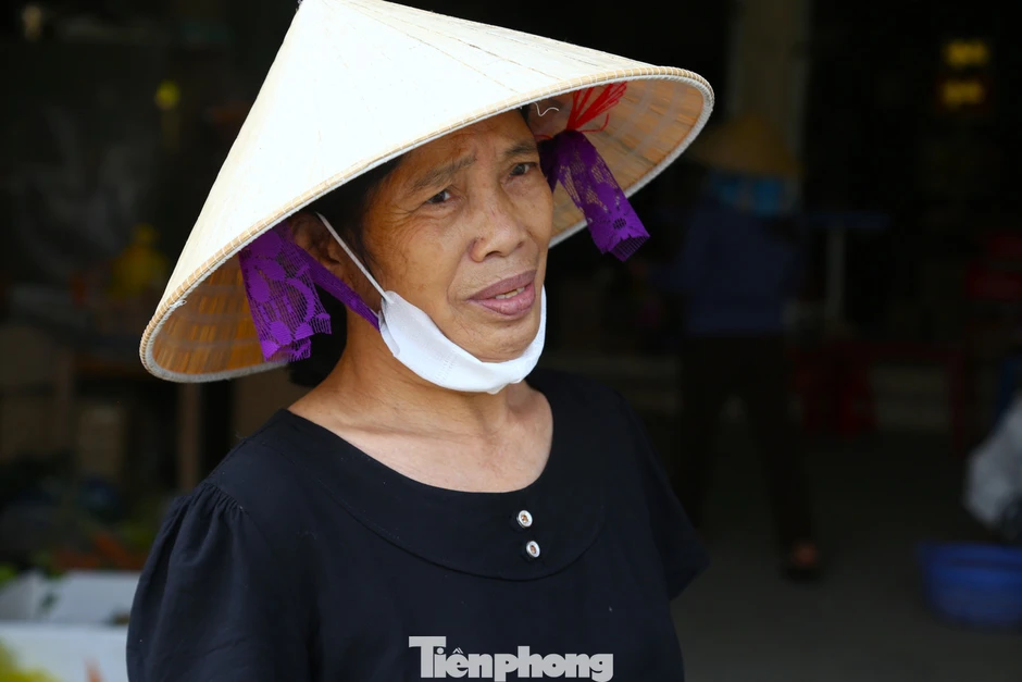 Hàng nghìn người dân Nghệ An phải đi xin nước mỗi ngày Hàng nghìn người dân Nghệ An phải đi xin nước mỗi ngày