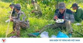 Hàng trăm người cùng chó nghiệp vụ tìm kiếm thiếu niên mất tích 5 ngày ở Đắk Lắk