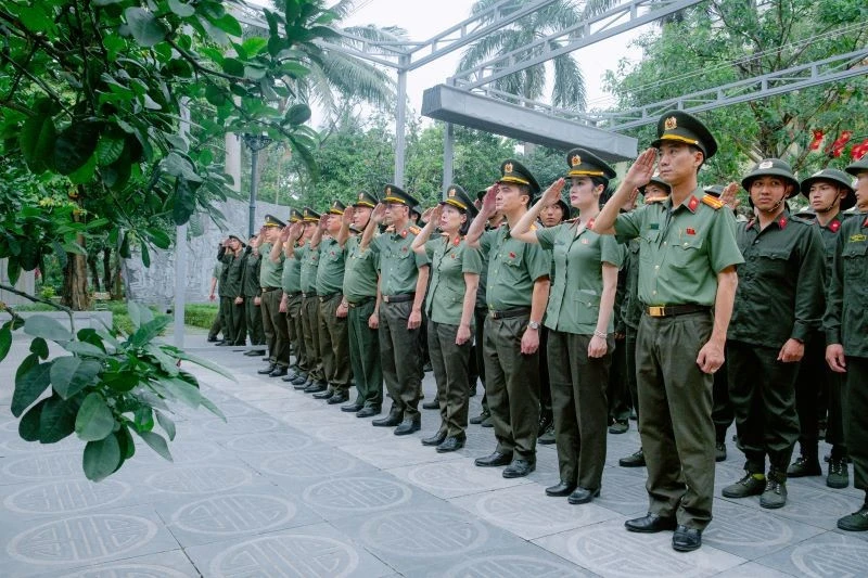 Hành quân tri ân các Anh hùng liệt sĩ Trường Sơn Hành quân tri ân các Anh hùng liệt sĩ Trường Sơn