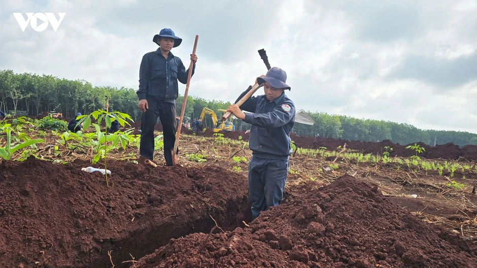 Hành trình đưa các anh hùng liệt sĩ rời lòng đất Minh Đức (TP. Đồng Nai) trở về