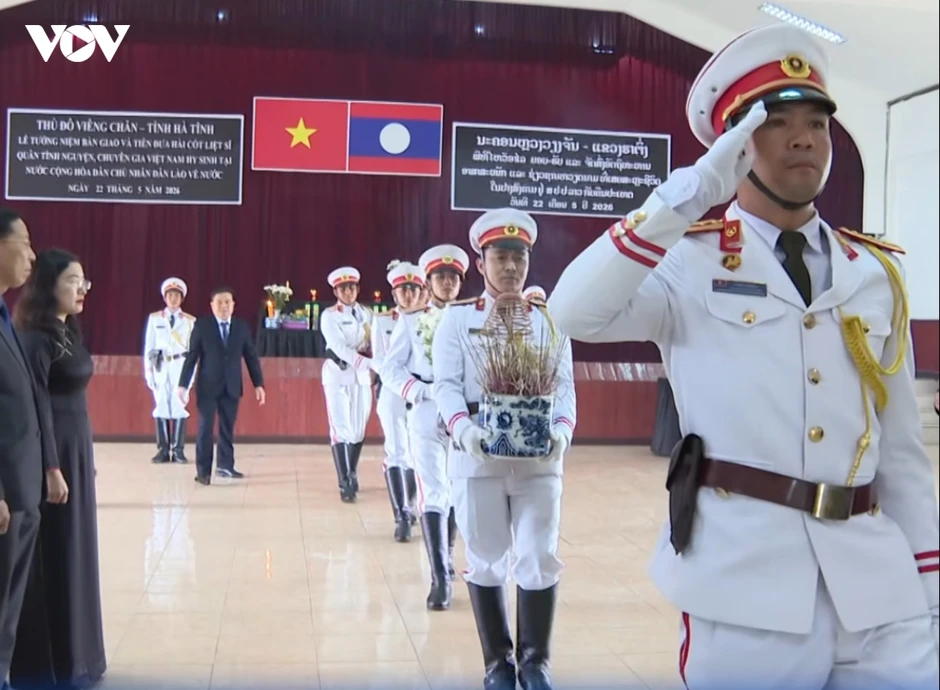Hành trình đưa hài cốt các anh hùng liệt sĩ hy sinh tại Lào về quê hương Hà Tĩnh Hành trình đưa hài cốt các anh hùng liệt sĩ hy sinh tại Lào về quê hương Hà Tĩnh