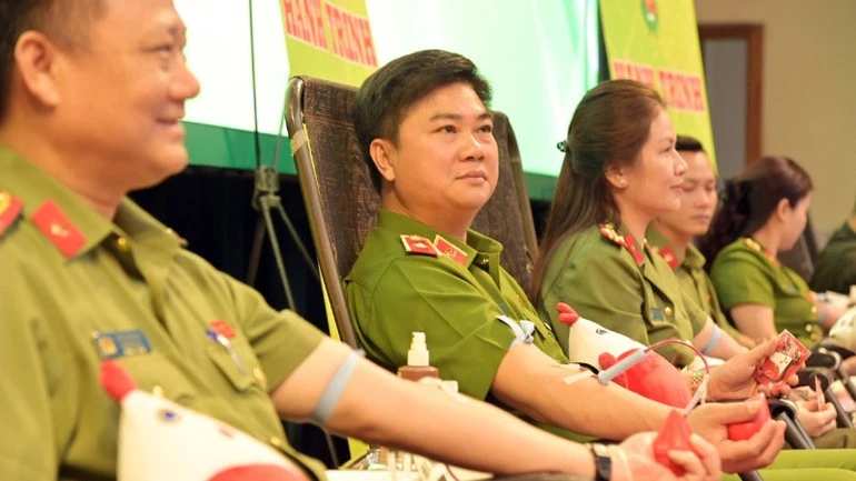 Hành trình “Giọt máu nghĩa tình” năm 2026 của Công an Thủ đô Hành trình “Giọt máu nghĩa tình” năm 2026 của Công an Thủ đô