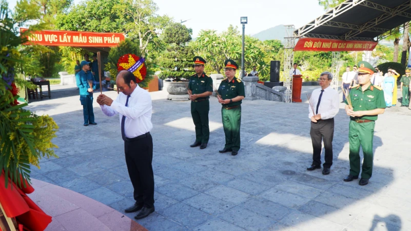 Hành trình tìm lại tên cho những người đã ngã xuống vì Tổ quốc Hành trình tìm lại tên cho những người đã ngã xuống vì Tổ quốc