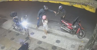 Hát hò mở loa 'tra tấn' hàng xóm ầm ĩ, rồi hỏi tình làng nghĩa xóm ở đâu?!
