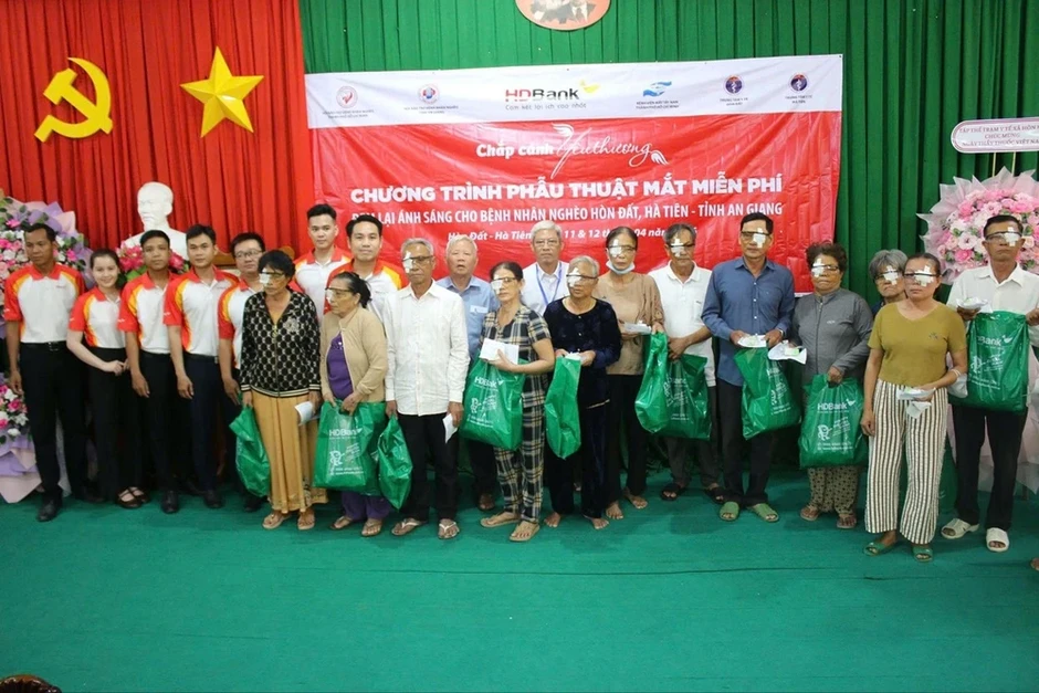 HDBank nối dài hành trình yêu thương tại Đồng bằng sông Cửu Long HDBank nối dài hành trình yêu thương tại Đồng bằng sông Cửu Long