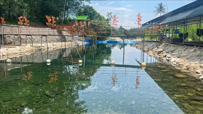 Hệ lụy nhãn tiền khi ‘bức tử’ dòng suối - Bài cuối: Chấn chỉnh du lịch tự phát Hệ lụy nhãn tiền khi ‘bức tử’ dòng suối - Bài cuối: Chấn chỉnh du lịch tự phát