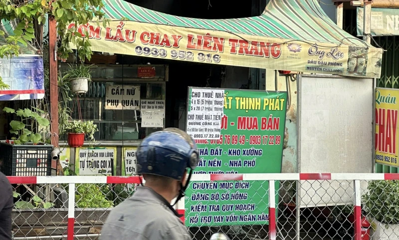 Hiểm hoạ cháy từ những căn nhà vừa ở vừa kinh doanh, bịt lối thoát Hiểm hoạ cháy từ những căn nhà vừa ở vừa kinh doanh, bịt lối thoát