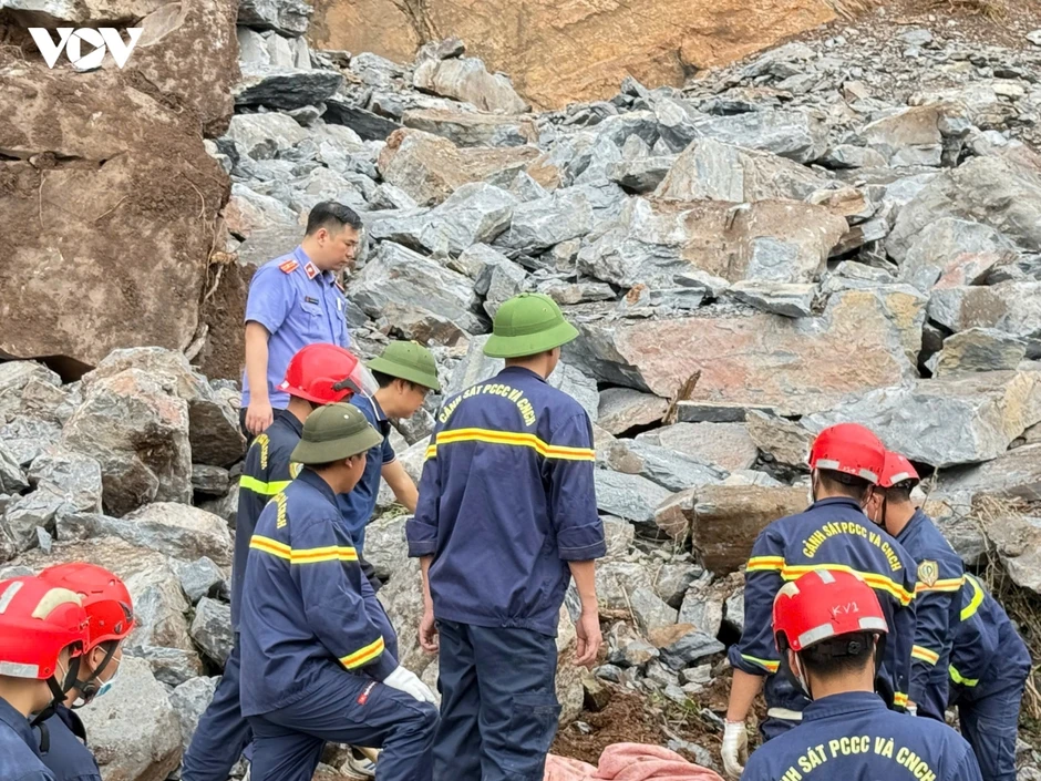 Hiện trường vụ sạt lở mỏ đá tại Thanh Hóa khiến 3 người tử vong