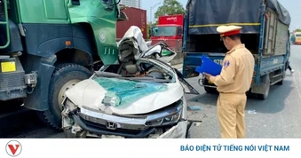 Hiện trường vụ tai nạn liên hoàn giữa nhiều ô tô trên Vành đai 3, Hà Nội