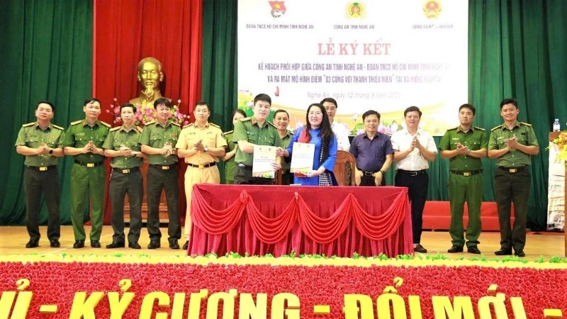 Hiệu quả từ mô hình "3 cùng với thanh thiếu niên" ở Nghệ An Hiệu quả từ mô hình "3 cùng với thanh thiếu niên" ở Nghệ An