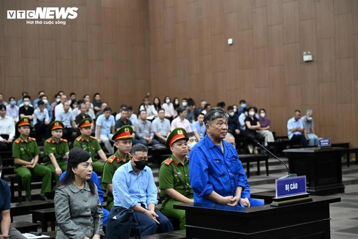 Hình ảnh cựu Bộ trưởng Y tế Nguyễn Thị Kim Tiến hầu toà Hình ảnh cựu Bộ trưởng Y tế Nguyễn Thị Kim Tiến hầu toà