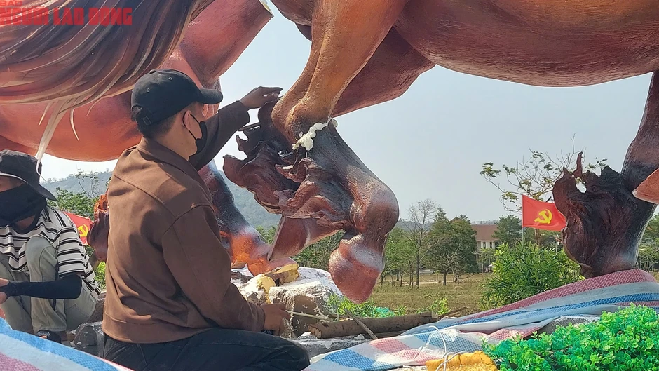 Hình ảnh “phục hồi” cụm linh vật ngựa ở Quảng Trị Hình ảnh “phục hồi” cụm linh vật ngựa ở Quảng Trị